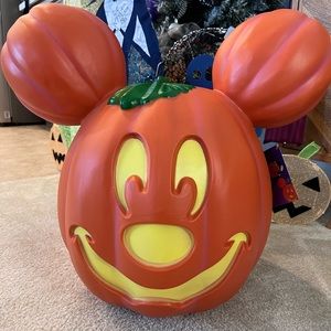 Disney 2022 Mickey Jack O Lantern light up mold